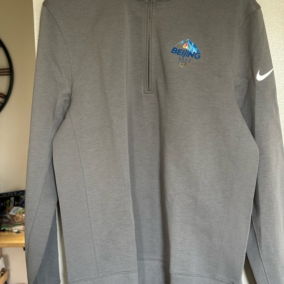 Original Nike Beijing Olympics 2022 sweatshirt Top Dri-Fit Medium - Picture 3 of 7